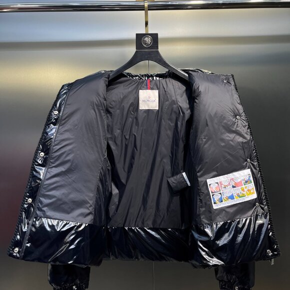 Moncler Black Shiny Puffer Jacket – Authentic, Excellent Condition - Picture 3 of 13